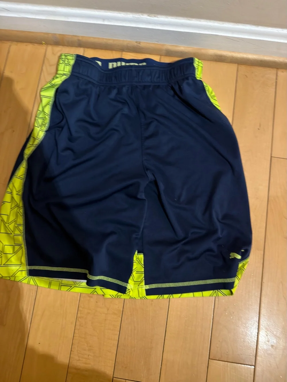 BOYS’ PUMA ATHLETIC SHORTS, NAVY/BRIGHT YELLOW, SIZE LARGE